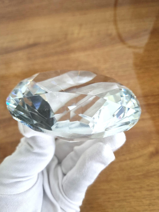 Clear Glass Diamond Paperweight: Elegant Table Decor