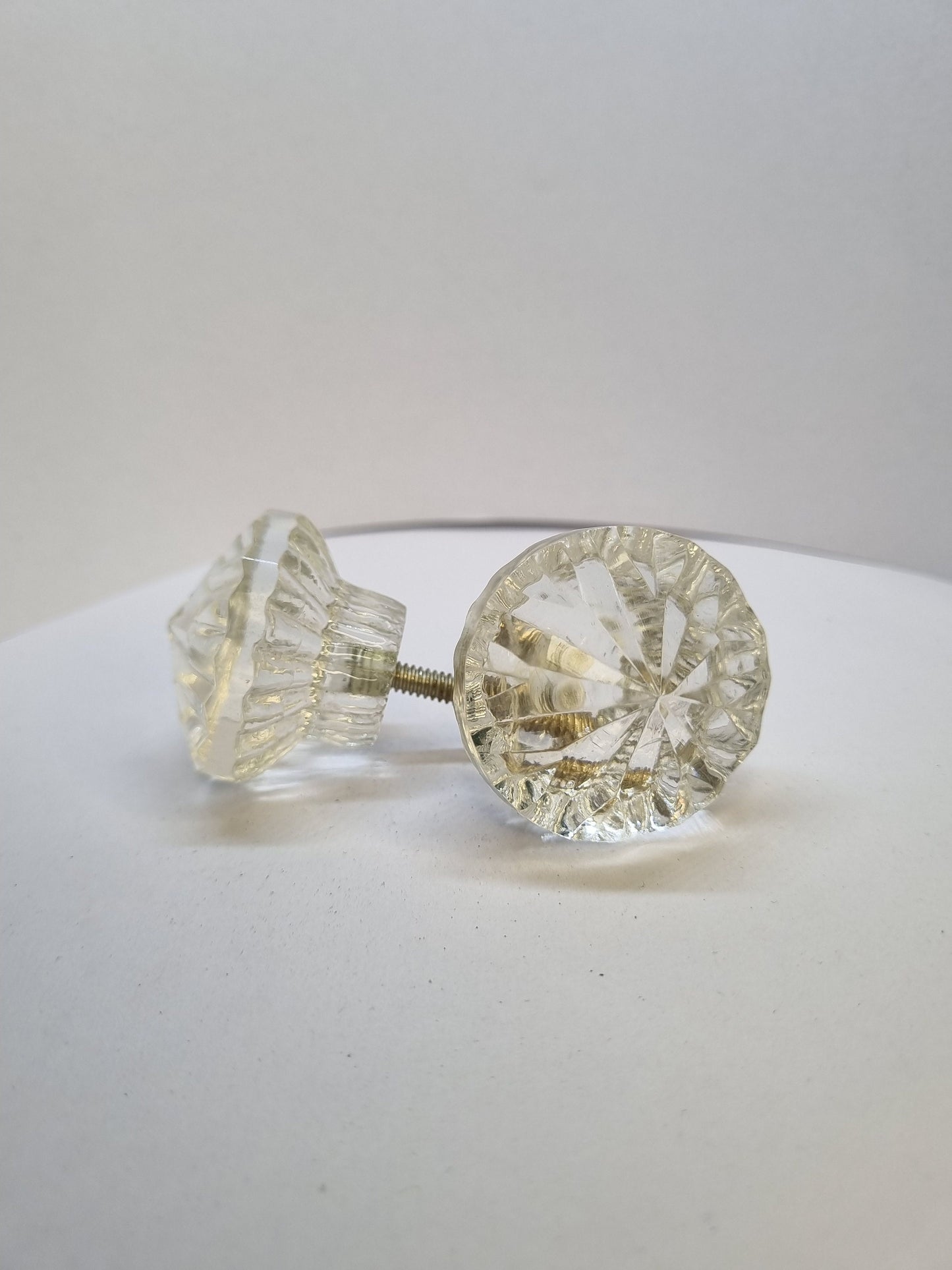 Glass diamond cut knob