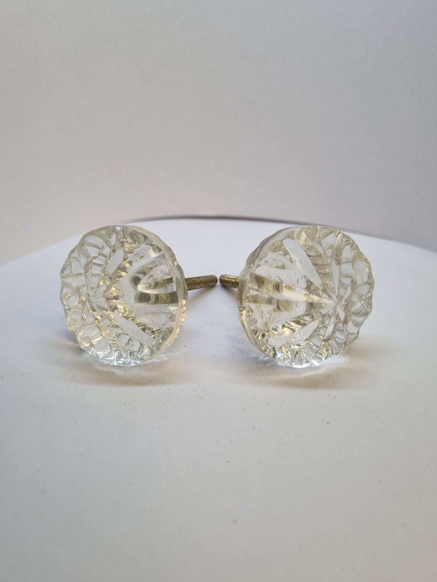 Glass diamond cut knob