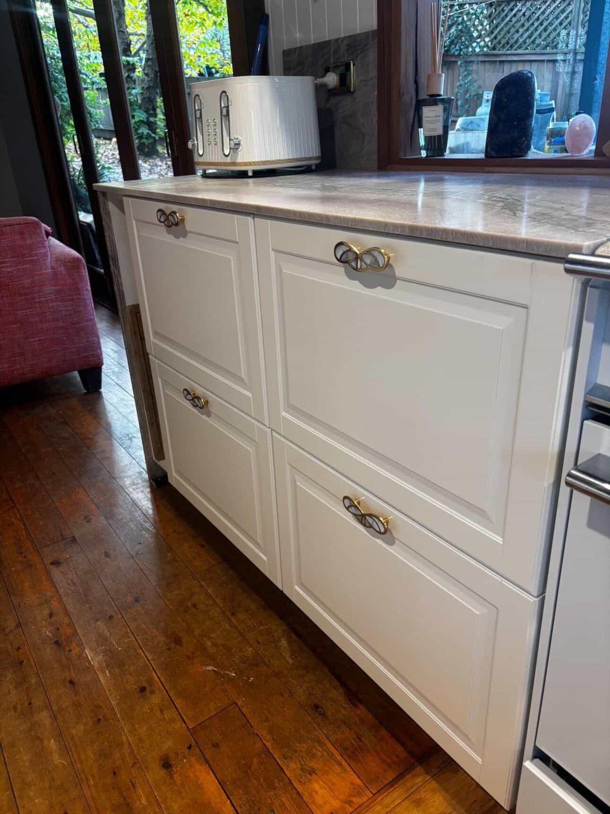 Handmade Gold & Mother of Pearl Cabinet Handle: Luxurious Drawer Pull