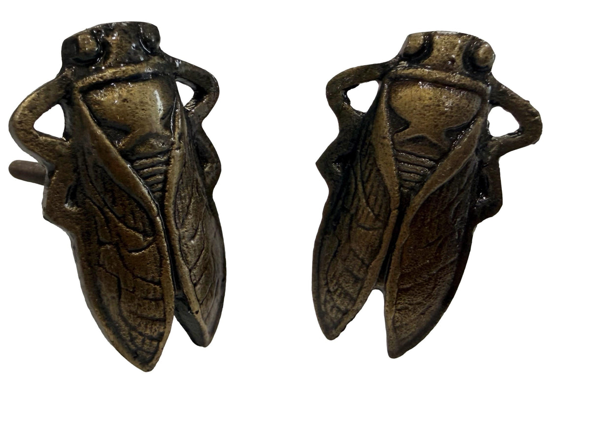 Cast Iron Cicada Cabinet Knob | Rustic Farmhouse Insect Drawer Pull | Nature Inspired Hardware